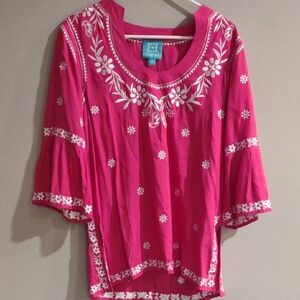 Escapada Women's Small Pink With White Embroidery Bell‎ Sleeves Tunic